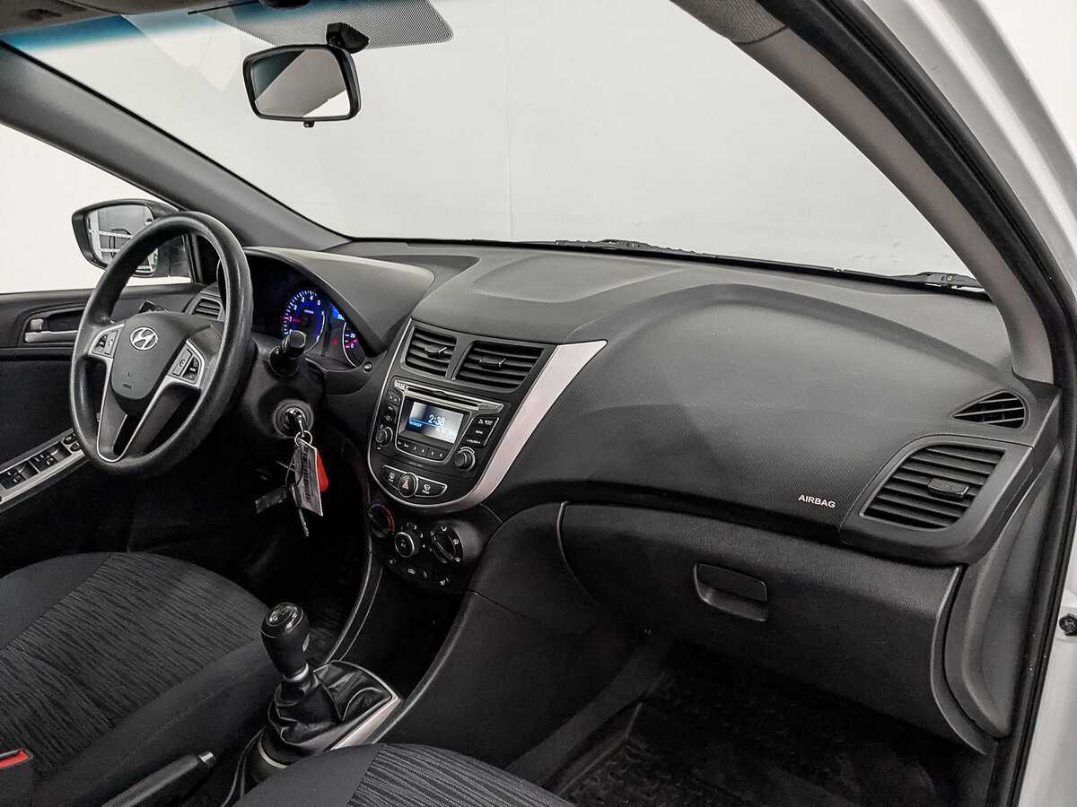 Купить Hyundai Solaris, 2015, 90 379 км.. Фото: #10