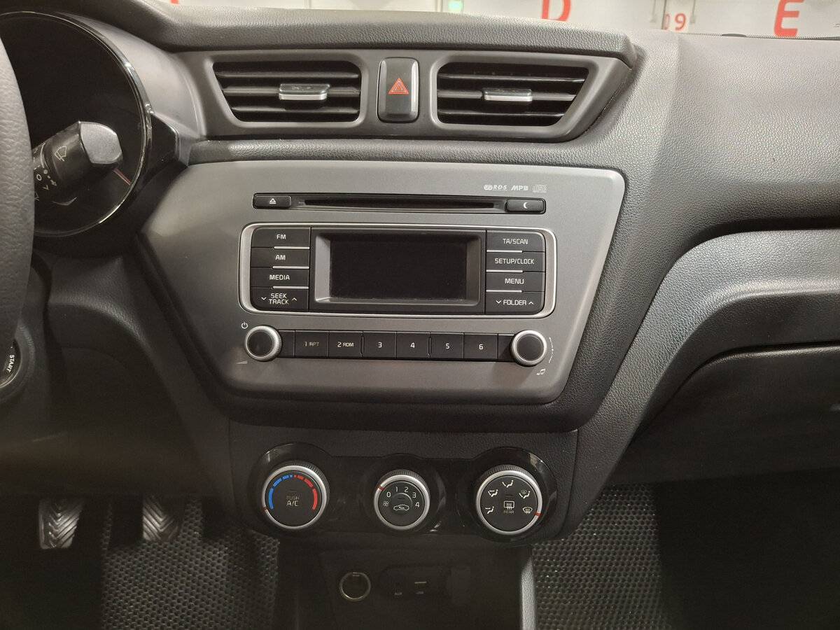 Купить Kia Rio, 2015, 233 786 км.. Фото: #13