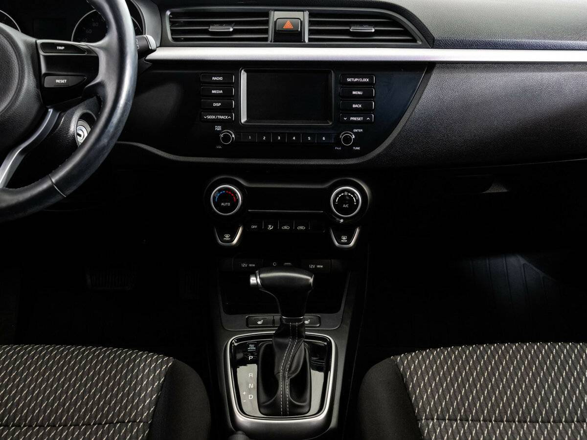 Купить Kia Rio, 2018, 80 371 км.. Фото: #9