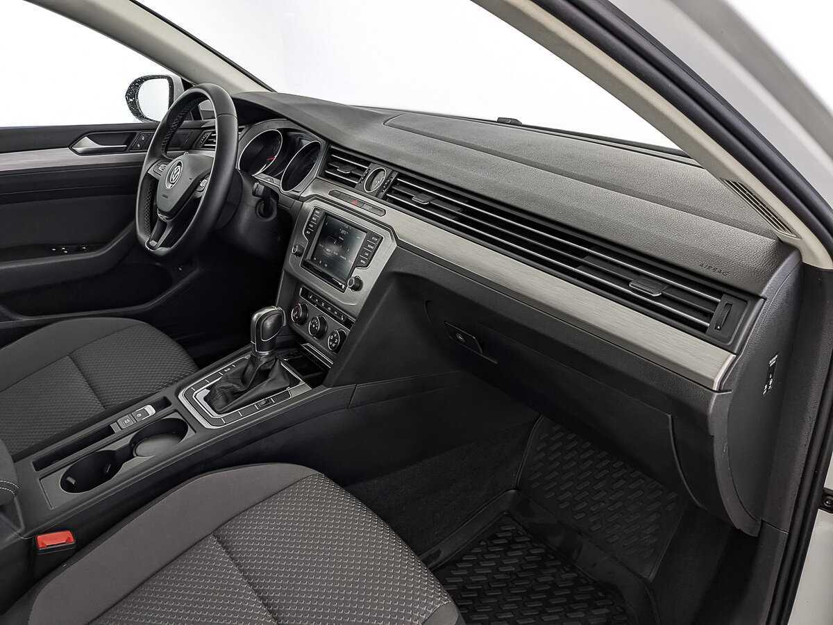 Купить Volkswagen Passat, 2017, 120 532 км.. Фото: #12