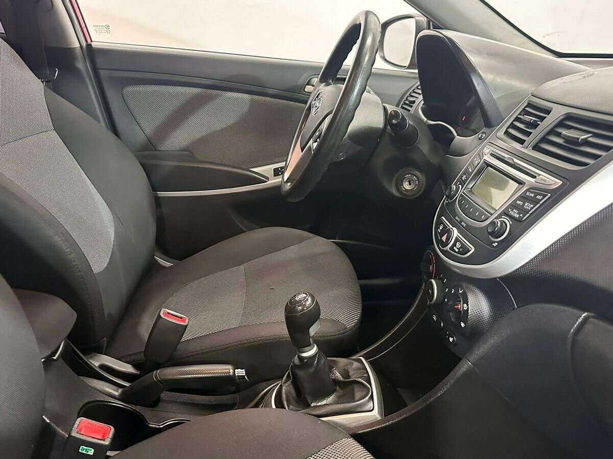 Купить Hyundai Solaris, 2013, 196 613 км.. Фото: #9