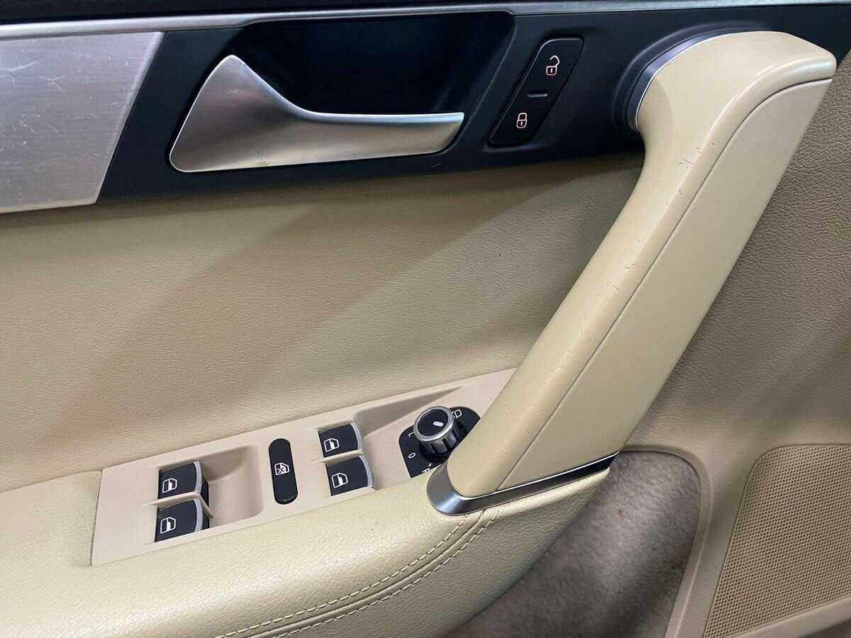 Купить Volkswagen Passat, 2012, 226 864 км.. Фото: #14