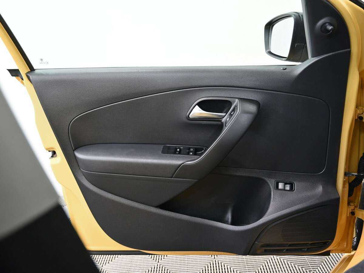 Купить Volkswagen Polo, 2017, 114 000 км.. Фото: #6