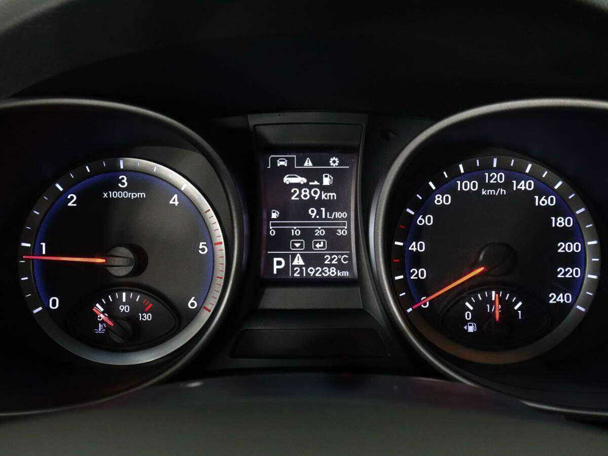 Купить Hyundai Santa Fe, 2015, 219 237 км.. Фото: #9