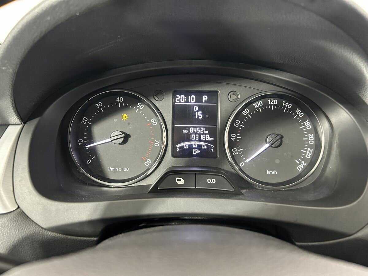 Купить Skoda Rapid, 2014, 193 188 км.. Фото: #10