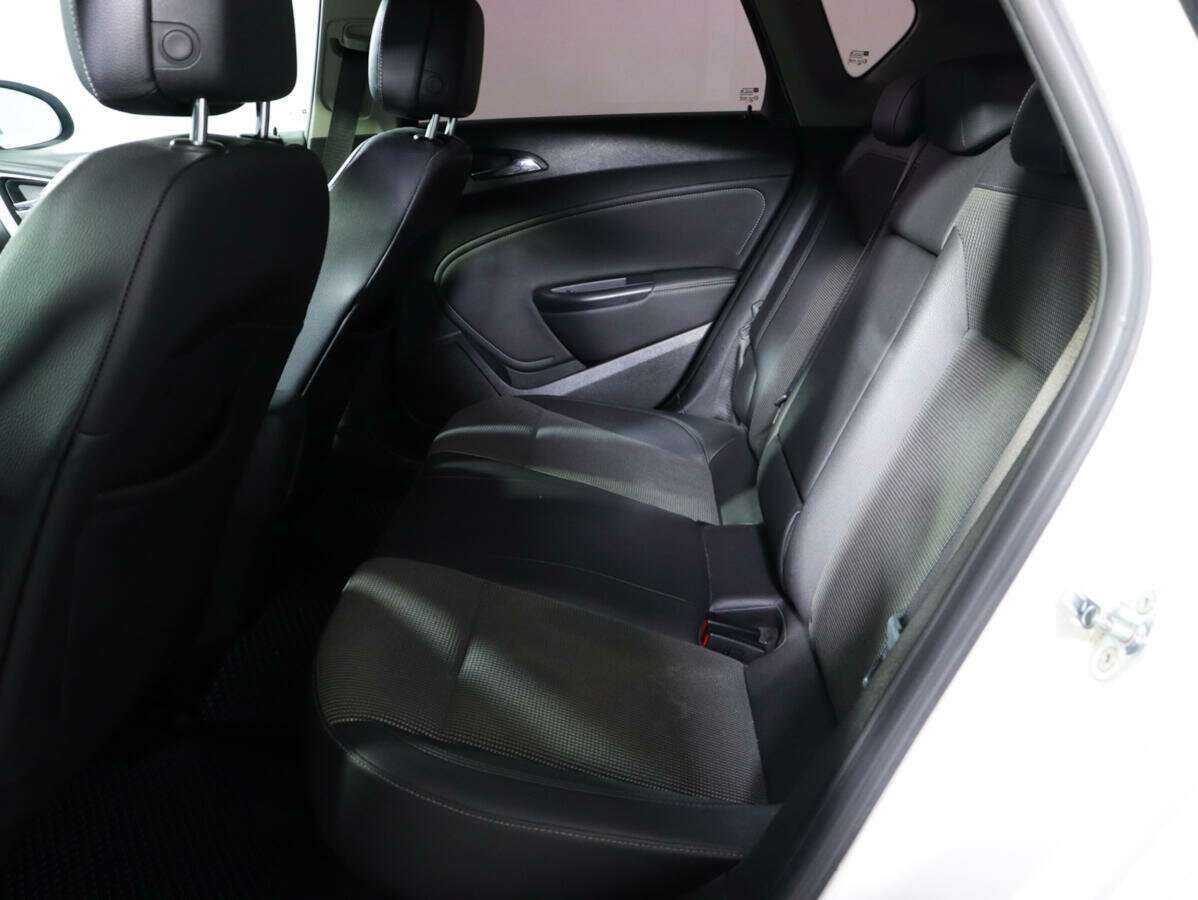 Купить Opel Astra, 2012, 117 438 км.. Фото: #6