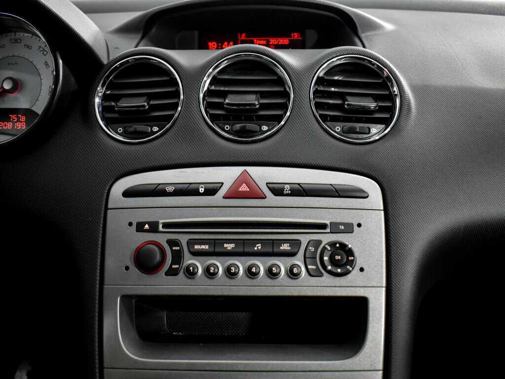 Купить Peugeot 408, 2016, 208 197 км.. Фото: #13