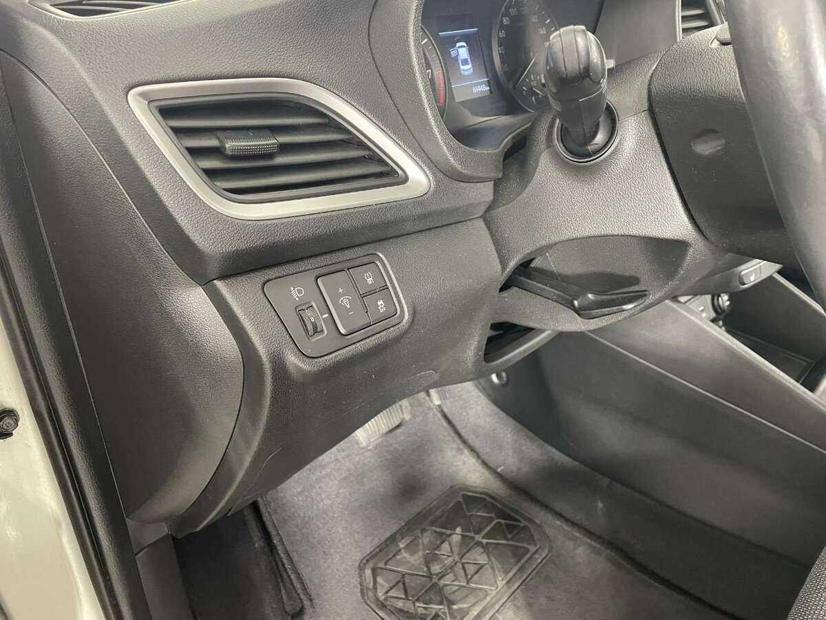 Купить Hyundai Solaris, 2018, 69 242 км.. Фото: #8