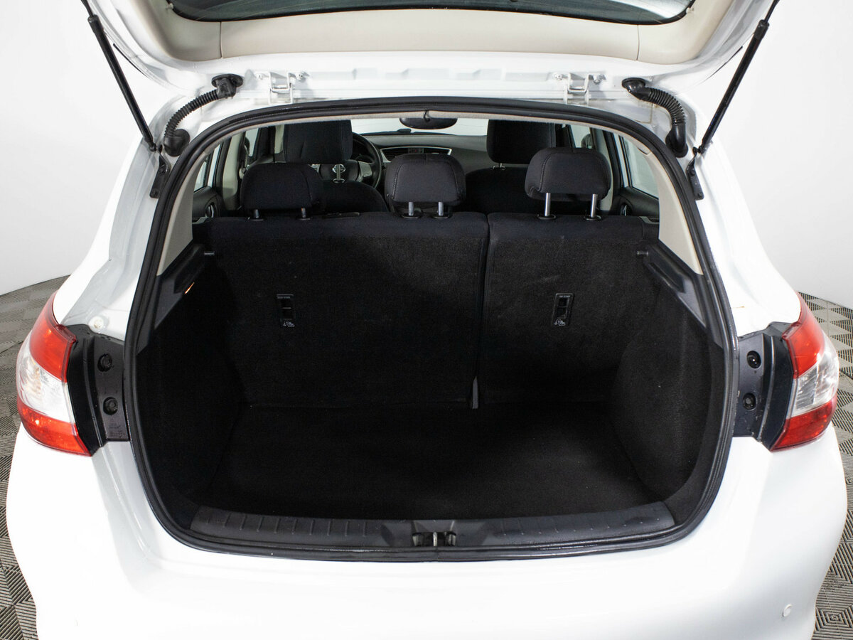 Купить Nissan Tiida, 2015, 122 139 км.. Фото: #6