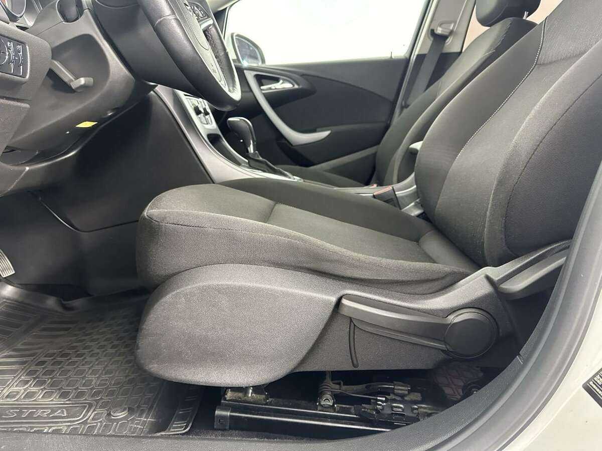 Купить Opel Astra, 2013, 134 443 км.. Фото: #6