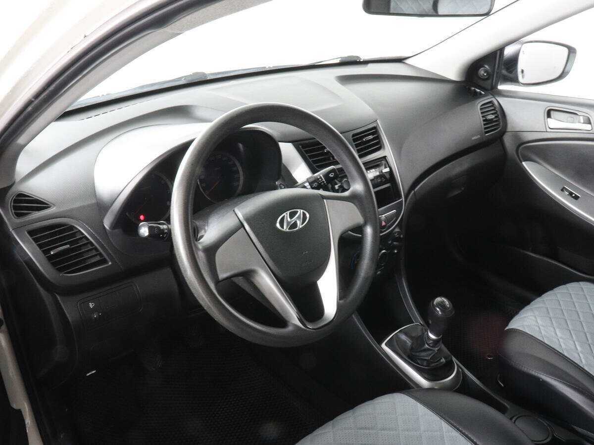 Купить Hyundai Solaris, 2015, 125 988 км.. Фото: #8