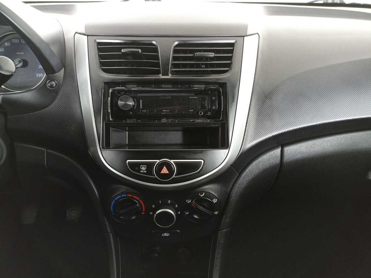 Купить Hyundai Solaris, 2013, 223 137 км.. Фото: #9