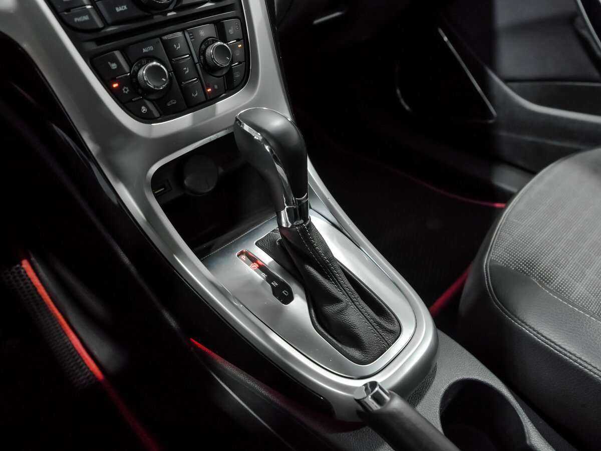 Купить Opel Astra, 2013, 147 411 км.. Фото: #7