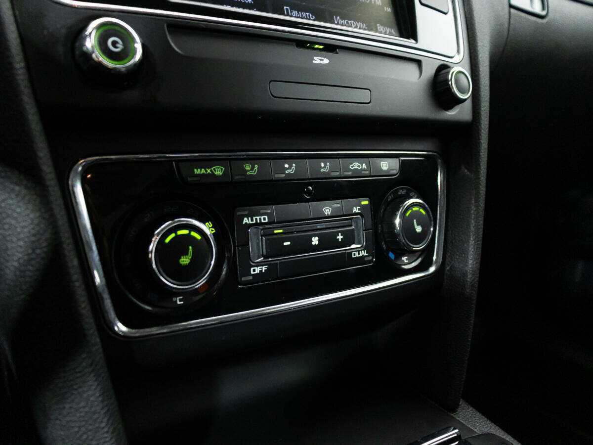 Купить Skoda Superb, 2012, 214 128 км.. Фото: #15