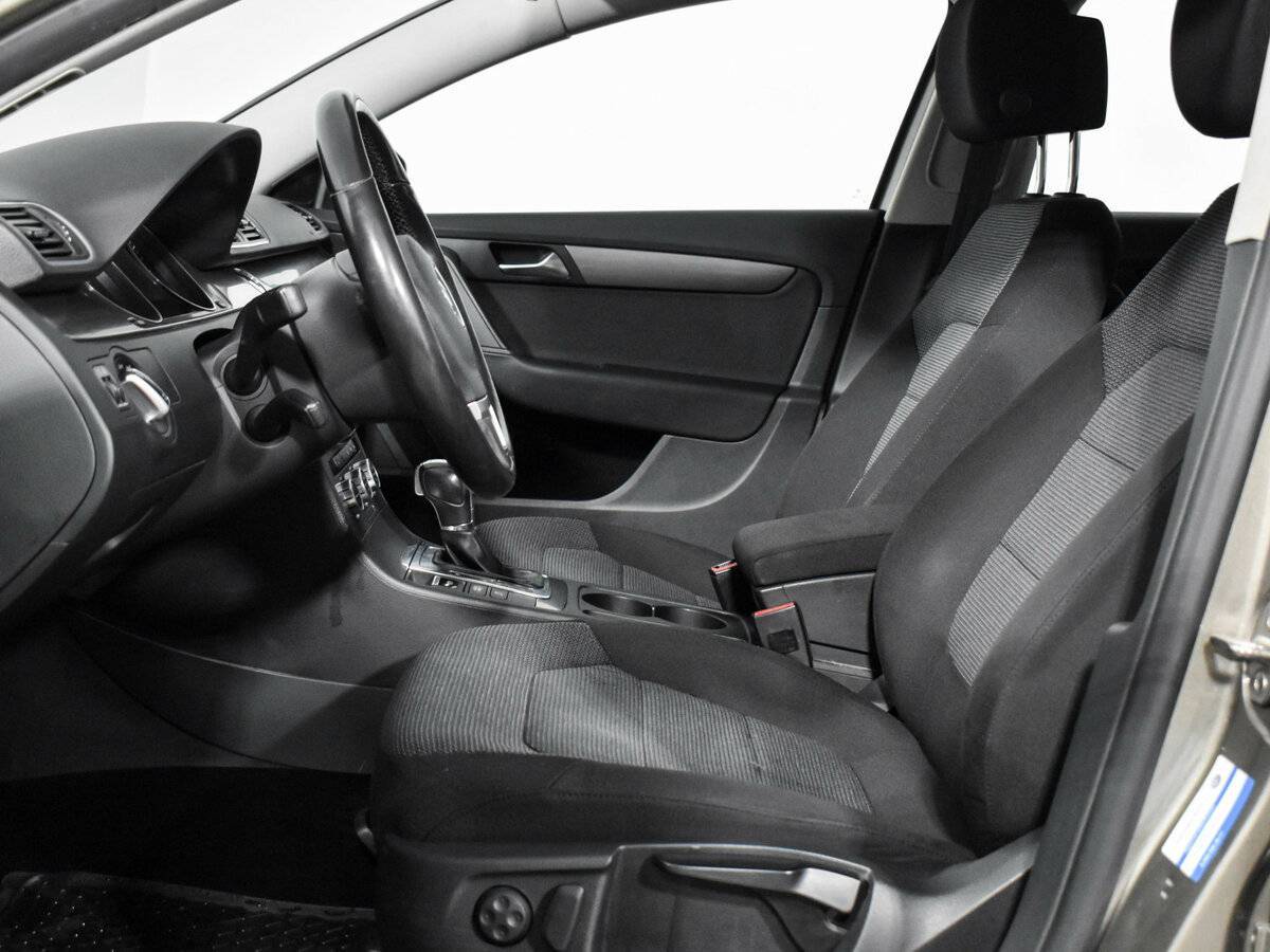 Купить Volkswagen Passat, 2012, 280 564 км.. Фото: #8