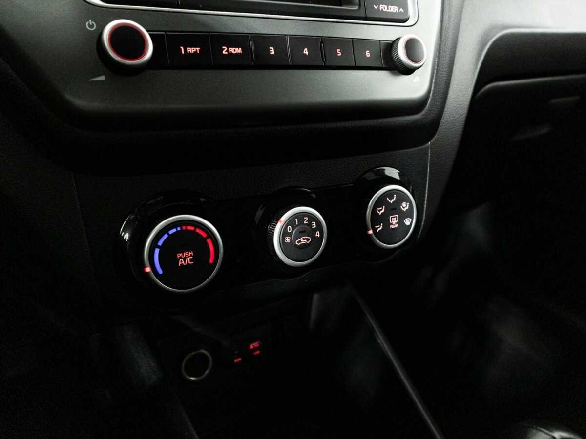 Купить Kia Rio, 2017, 48 268 км.. Фото: #15
