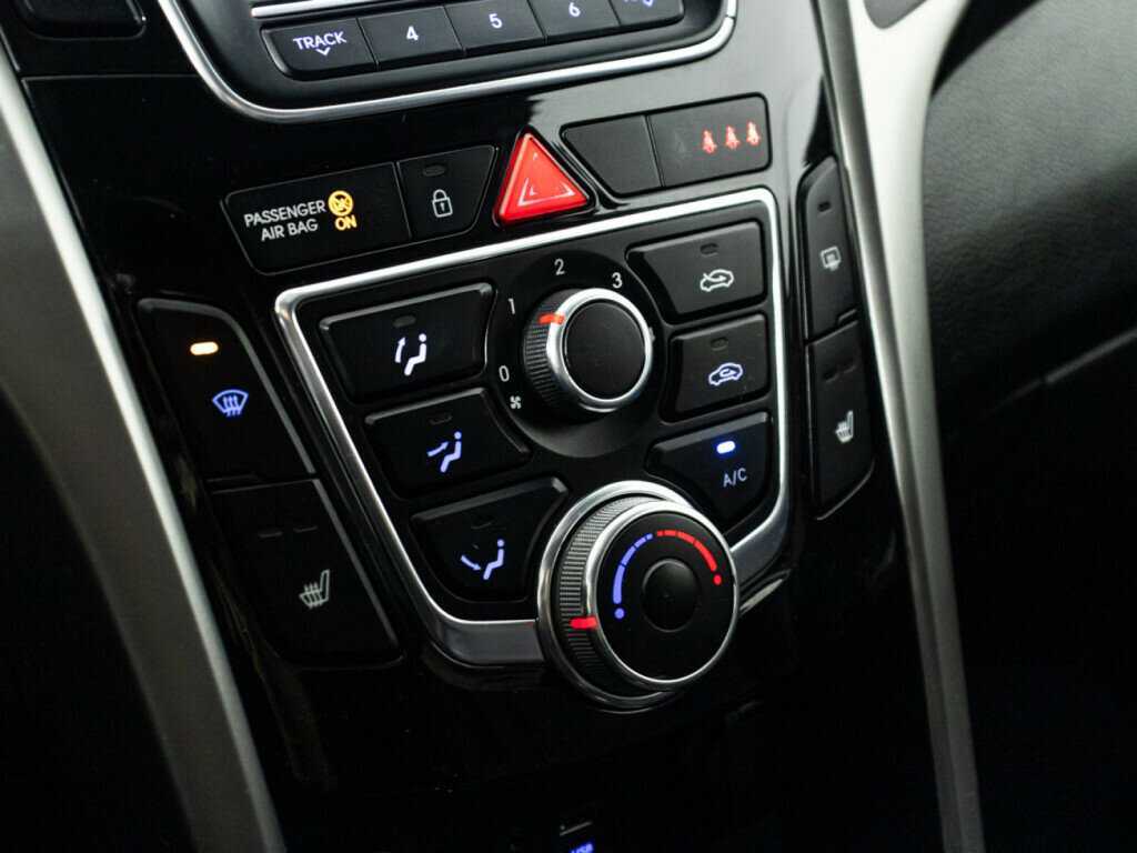 Купить Hyundai i30, 2013, 111 338 км.. Фото: #14