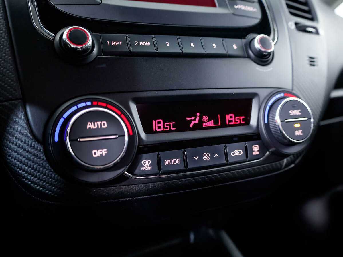 Купить Kia Cerato, 2018, 141 478 км.. Фото: #14