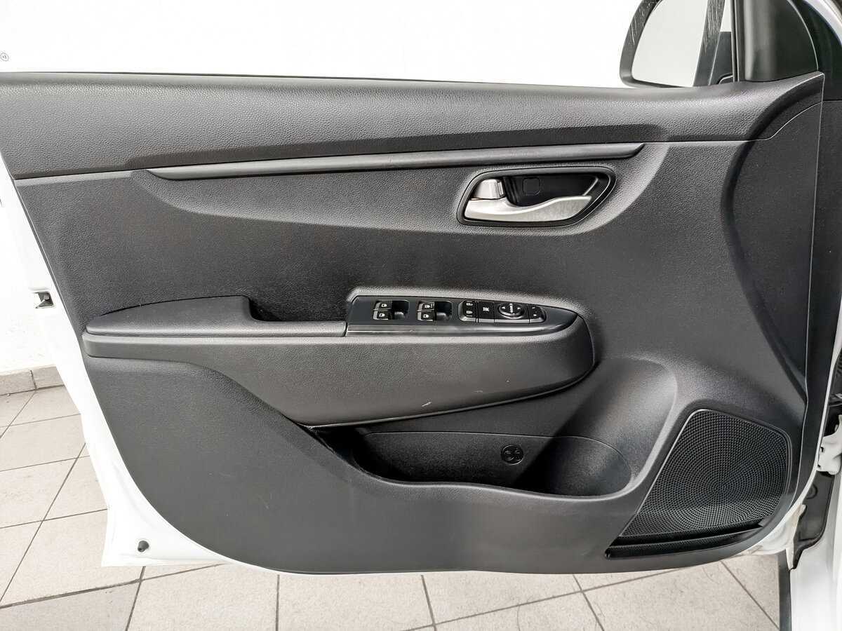 Купить Kia Rio, 2020, 190 928 км.. Фото: #18