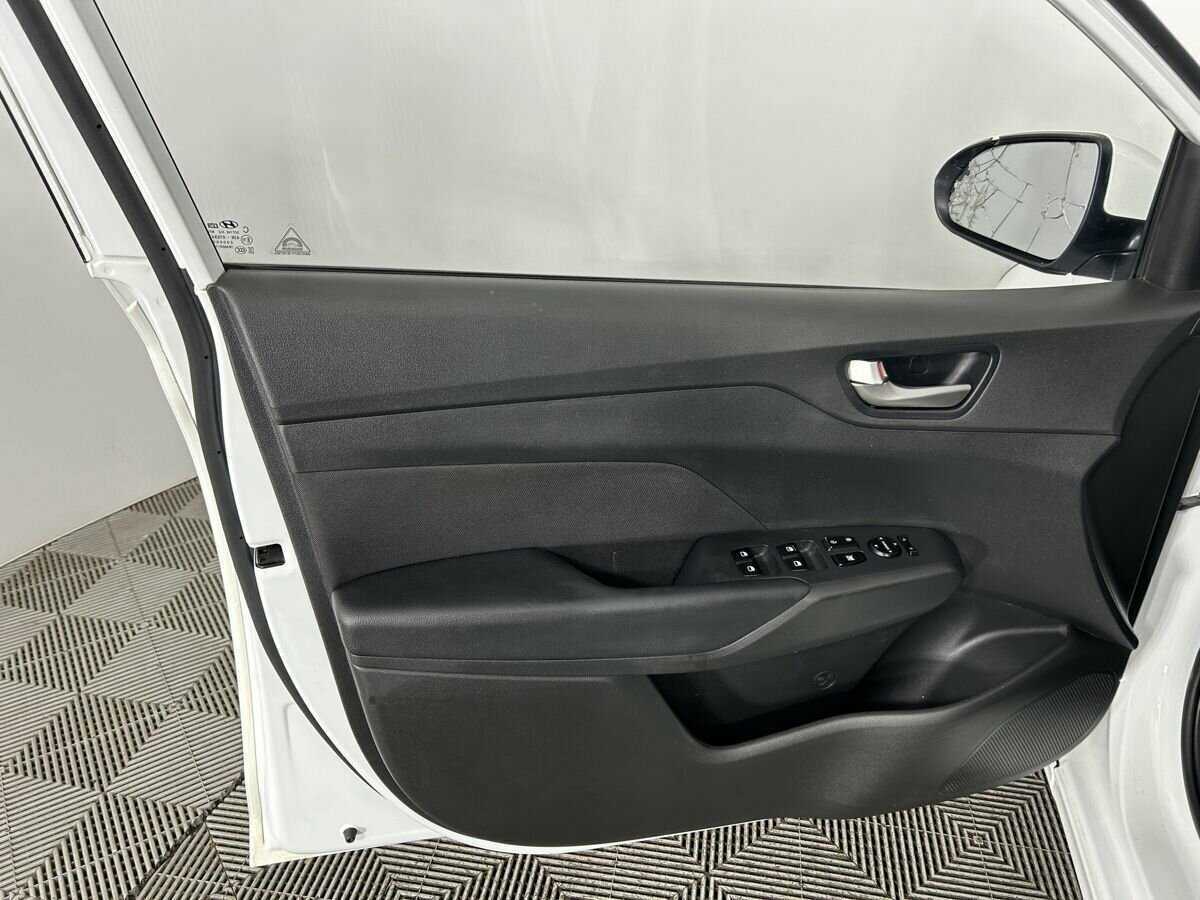 Купить Hyundai Solaris, 2017, 255 365 км.. Фото: #7