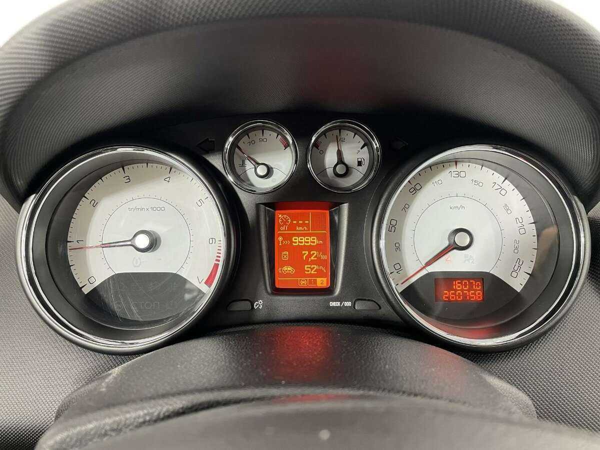 Купить Peugeot 408, 2016, 260 758 км.. Фото: #10