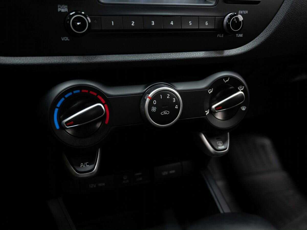 Купить Kia Rio, 2018, 141 525 км.. Фото: #19