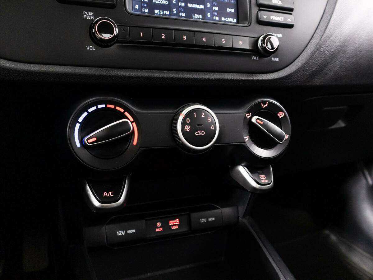 Купить Kia Rio, 2017, 75 822 км.. Фото: #15