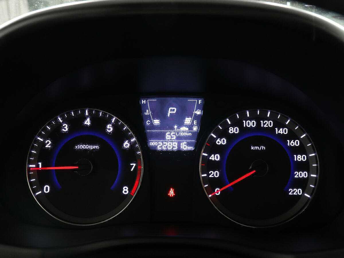 Купить Hyundai Solaris, 2012, 228 913 км.. Фото: #6