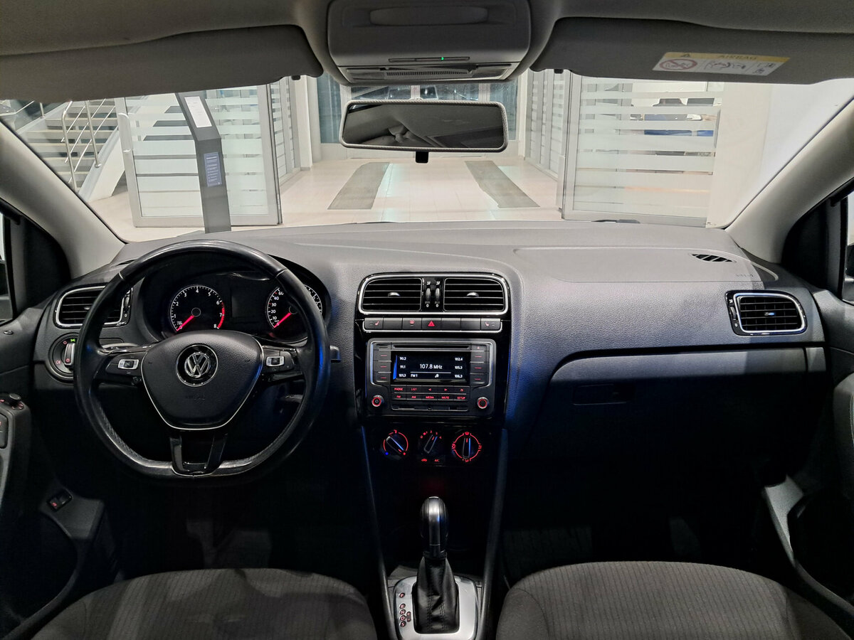 Купить Volkswagen Polo, 2017, 41 987 км.. Фото: #13
