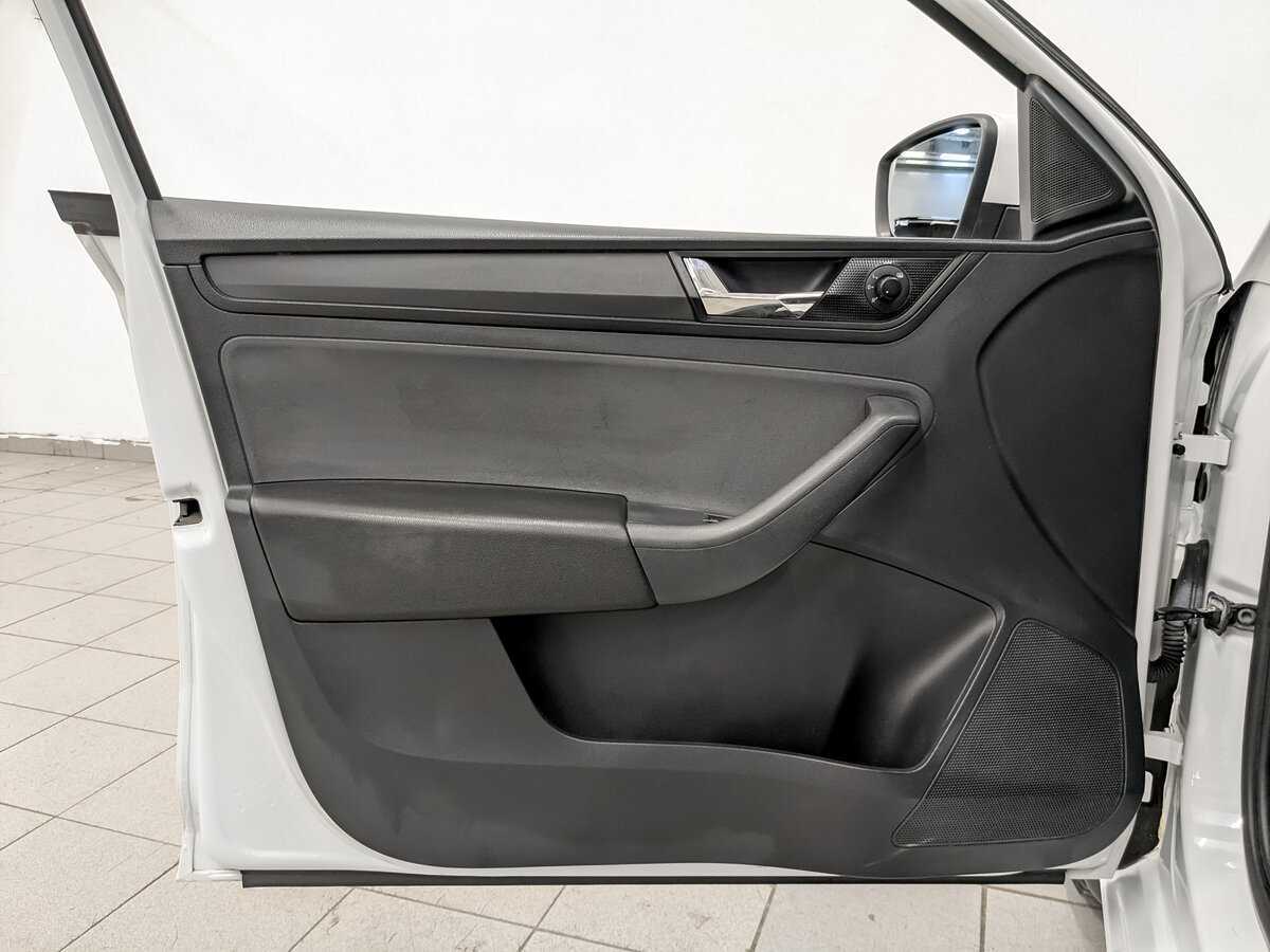 Купить Skoda Rapid, 2017, 240 992 км.. Фото: #17