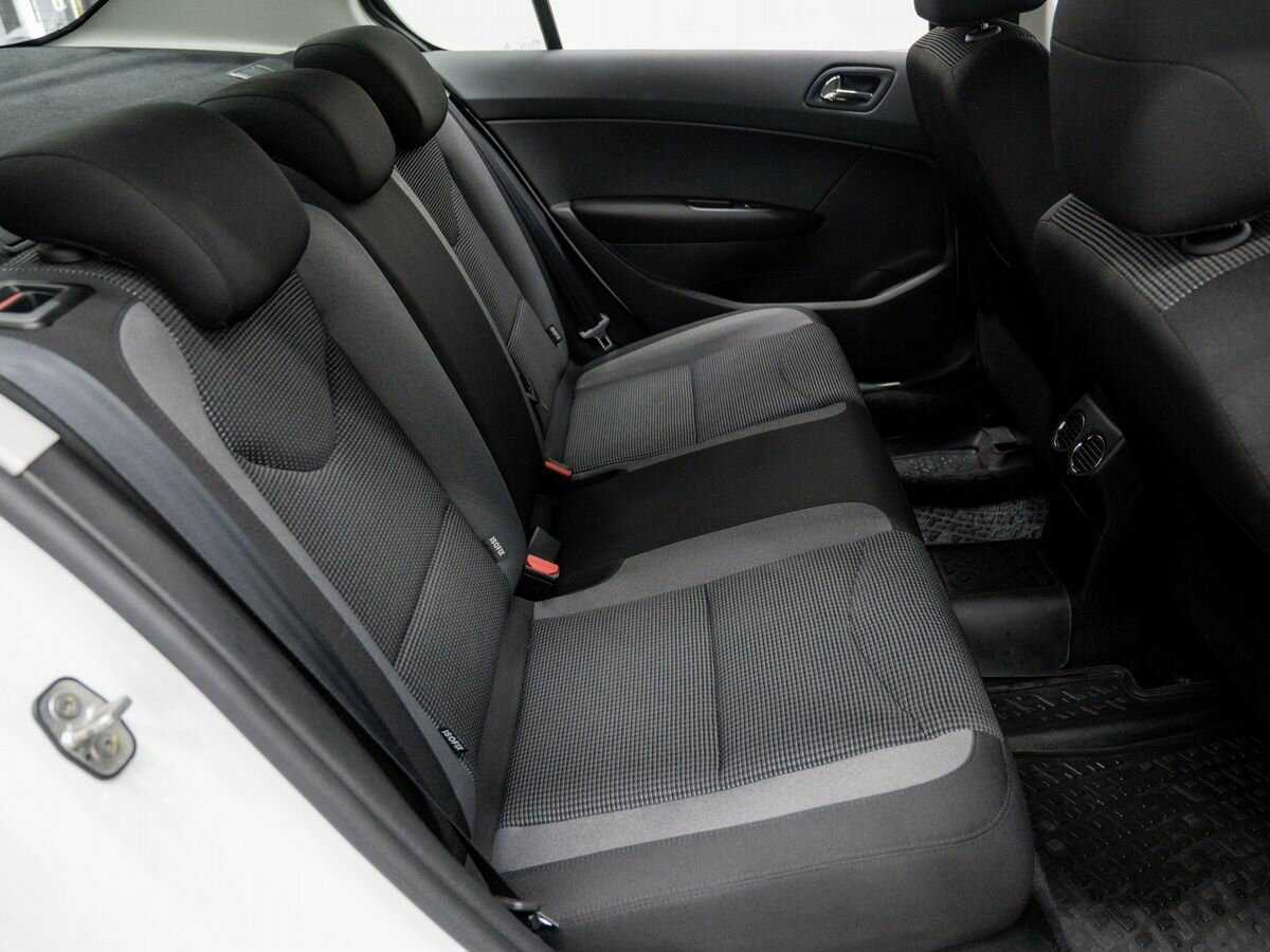 Купить Peugeot 408, 2017, 129 611 км.. Фото: #8