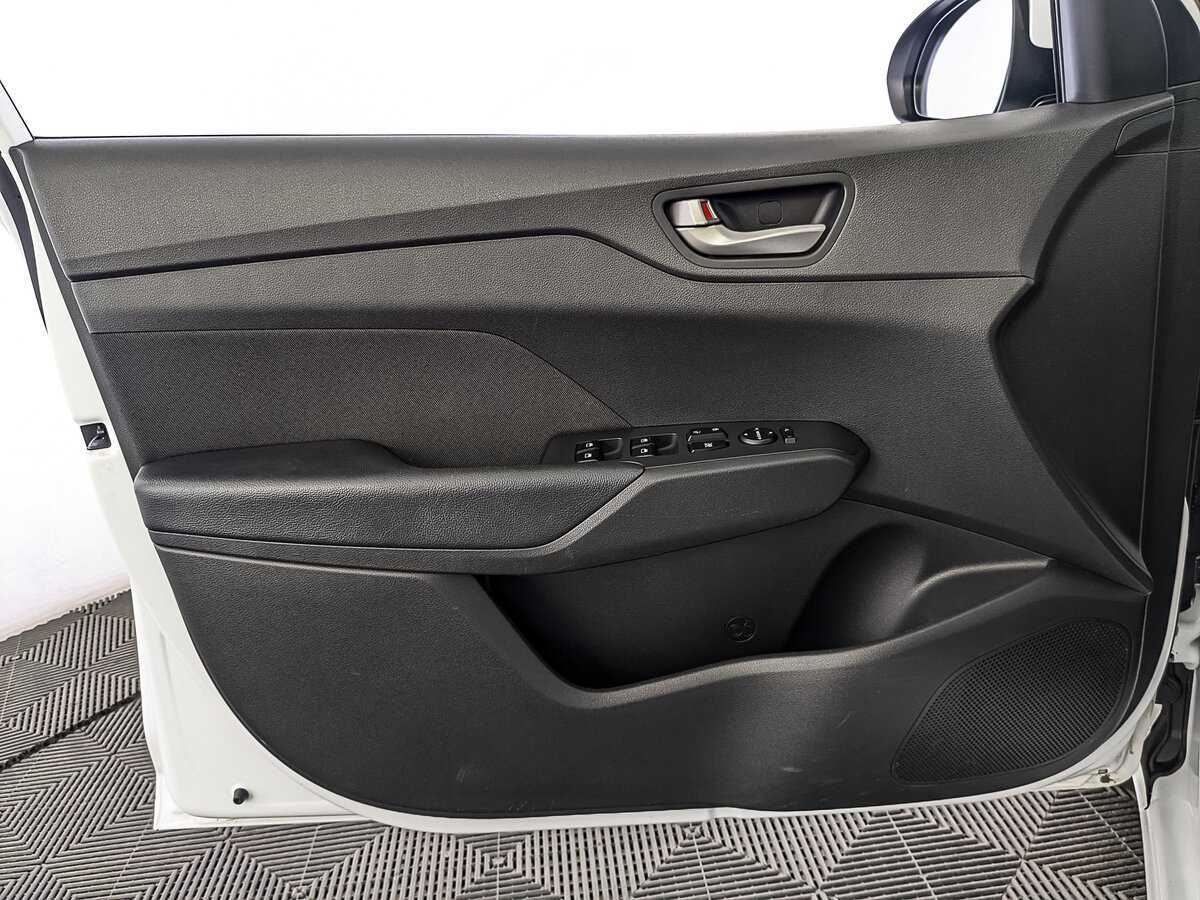 Купить Hyundai Solaris, 2017, 158 808 км.. Фото: #18