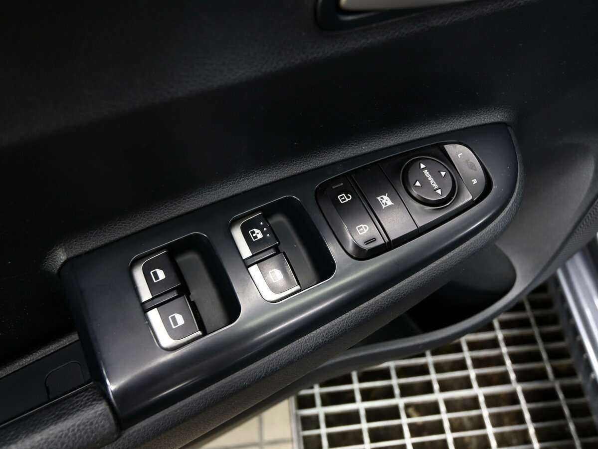 Купить Kia Rio, 2018, 101 000 км.. Фото: #15