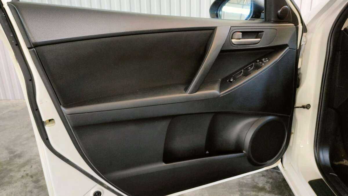 Купить Mazda 3, 2012, 260 171 км.. Фото: #10