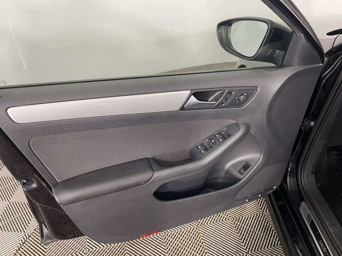 Купить Volkswagen Jetta, 2013, 135 662 км.. Фото: #7