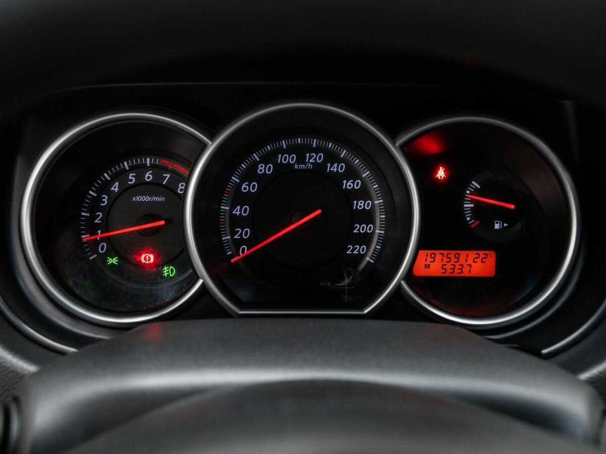 Купить Nissan Tiida, 2012, 197 312 км.. Фото: #19