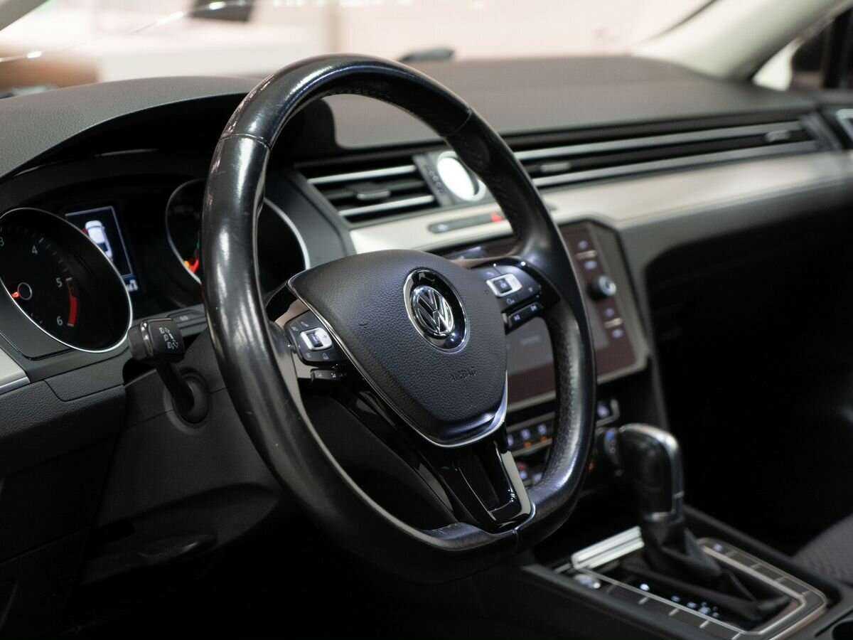 Купить Volkswagen Passat, 2017, 161 748 км.. Фото: #4