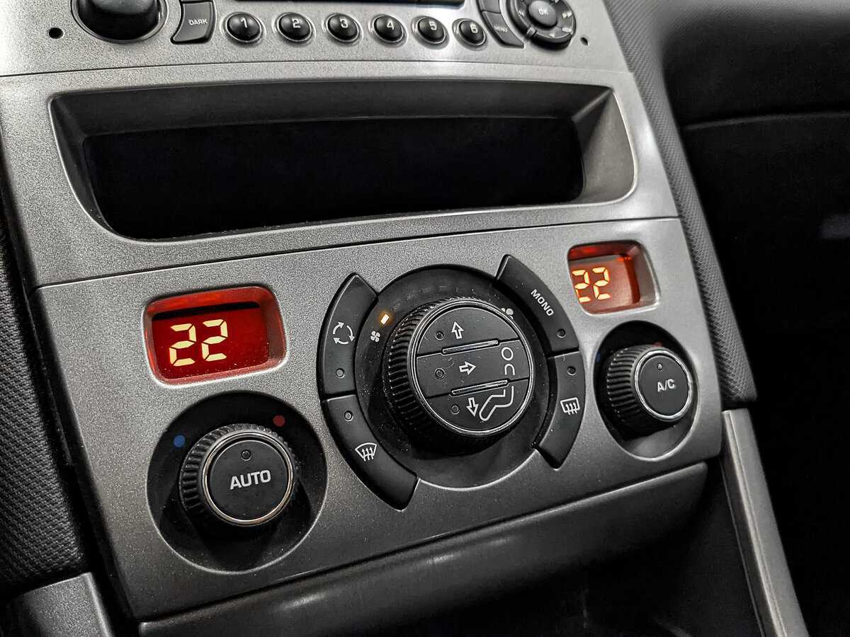 Купить Peugeot 308, 2012, 43 468 км.. Фото: #22