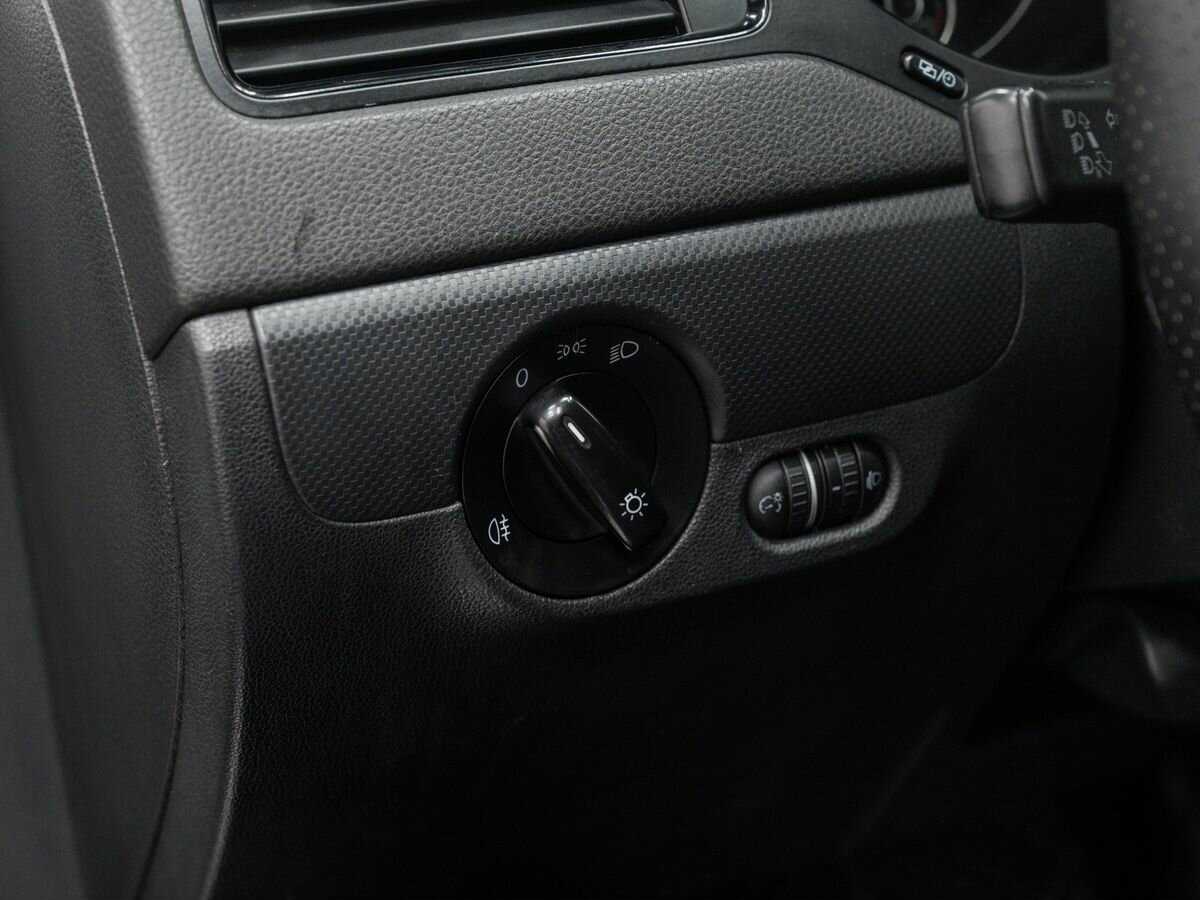 Купить Volkswagen Jetta, 2013, 229 226 км.. Фото: #14