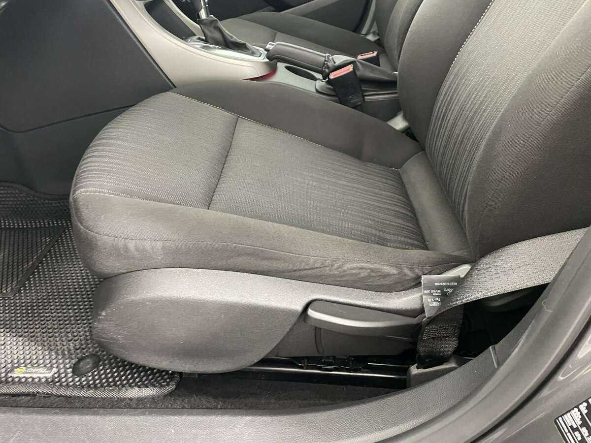 Купить Opel Astra, 2012, 173 688 км.. Фото: #9