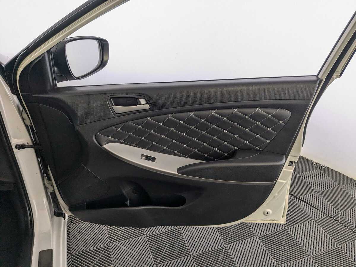 Купить Hyundai Solaris, 2015, 120 409 км.. Фото: #19