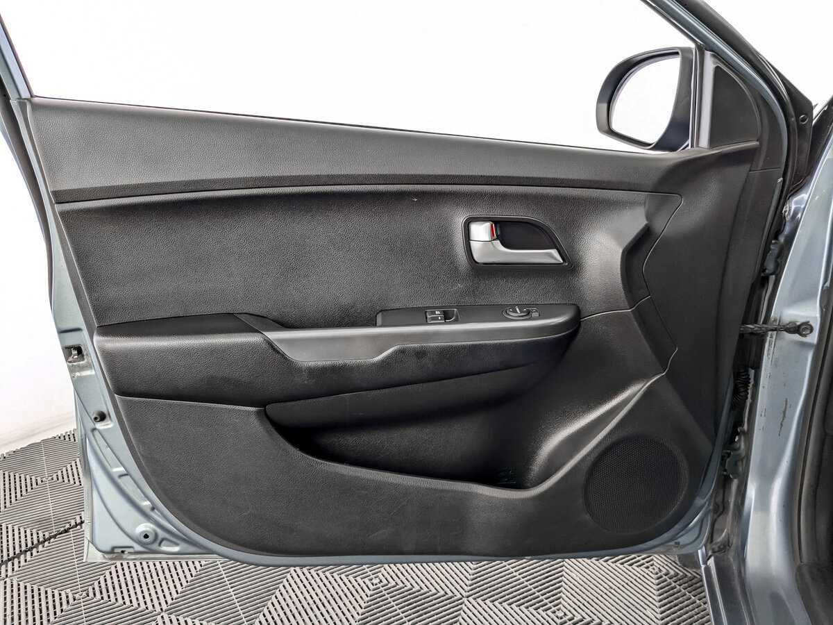 Купить Kia Rio, 2015, 132 369 км.. Фото: #14