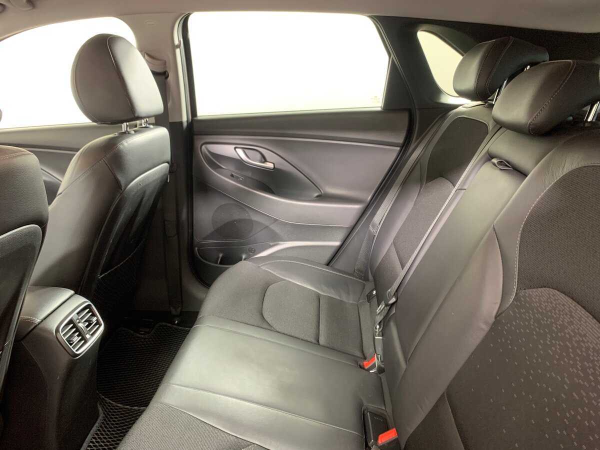 Купить Hyundai i30, 2017, 235 275 км.. Фото: #18