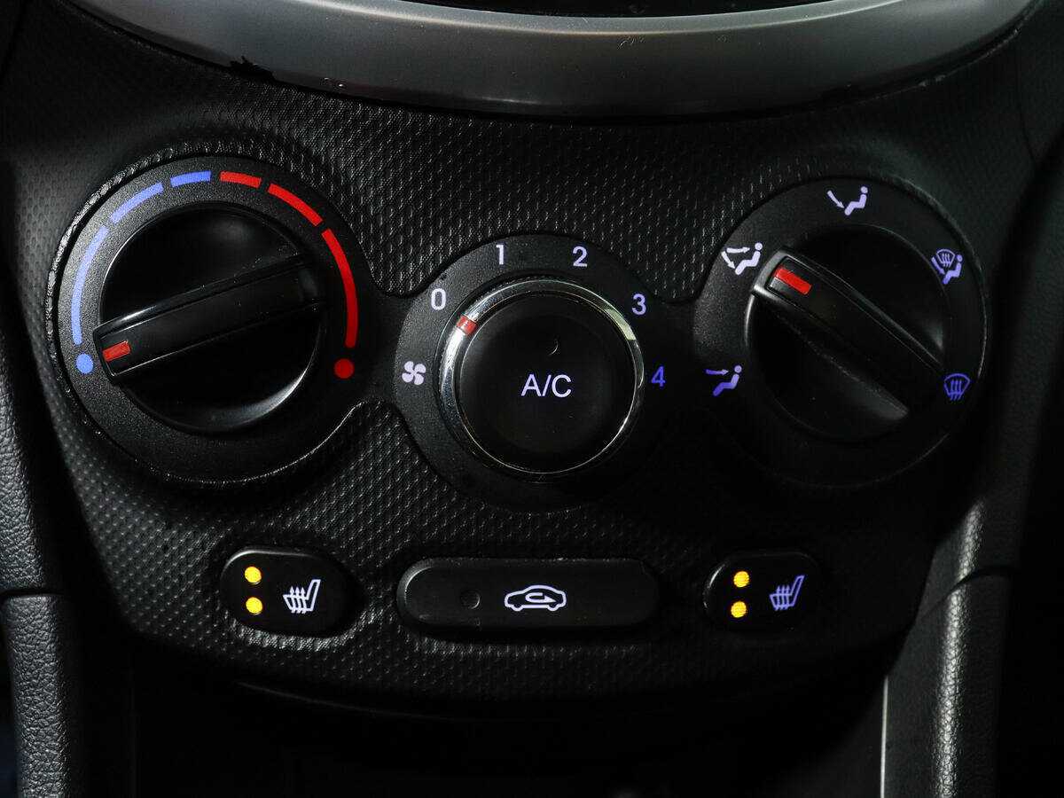 Купить Hyundai Solaris, 2013, 219 486 км.. Фото: #11