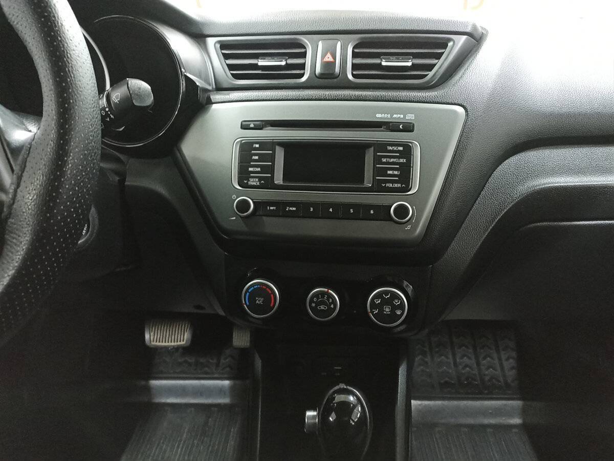 Купить Kia Rio, 2015, 141 890 км.. Фото: #14