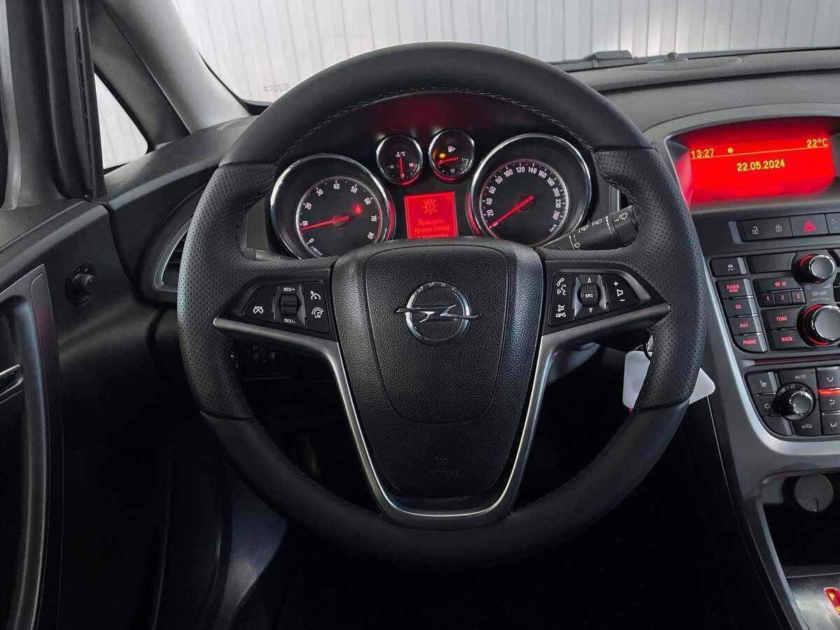 Купить Opel Astra, 2012, 98 086 км.. Фото: #9