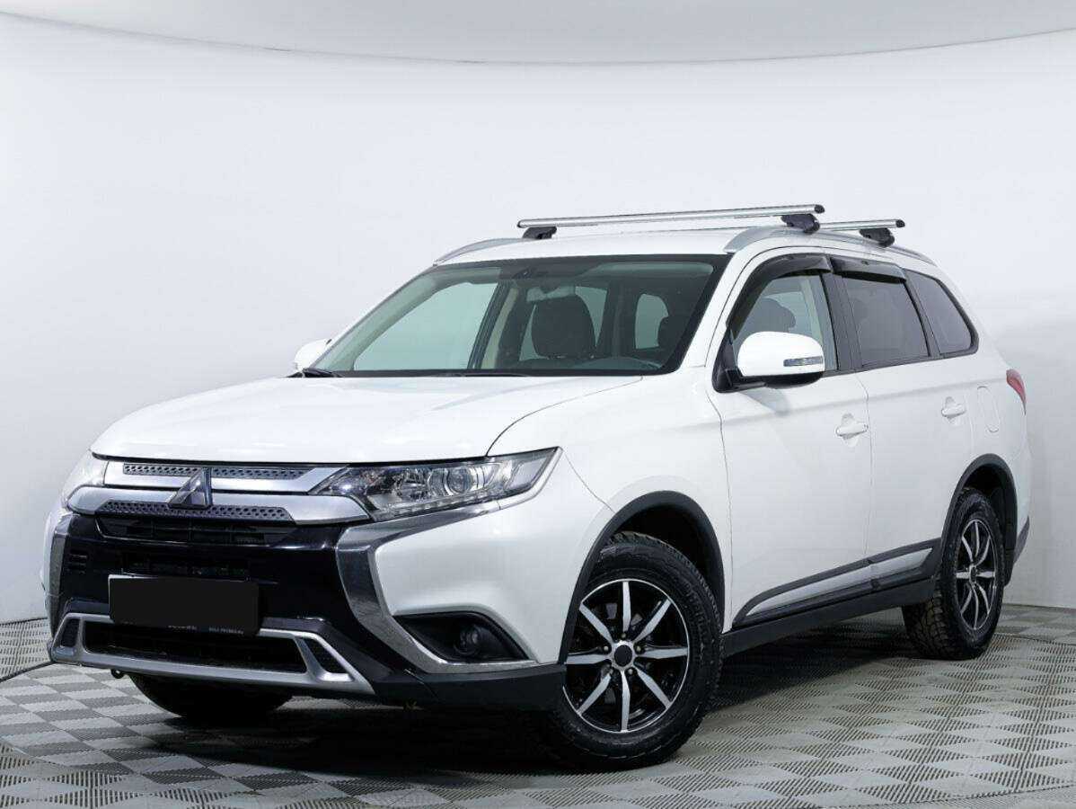 Купить Mitsubishi Outlander, 2018, 144 060 км.. Посмотреть фото