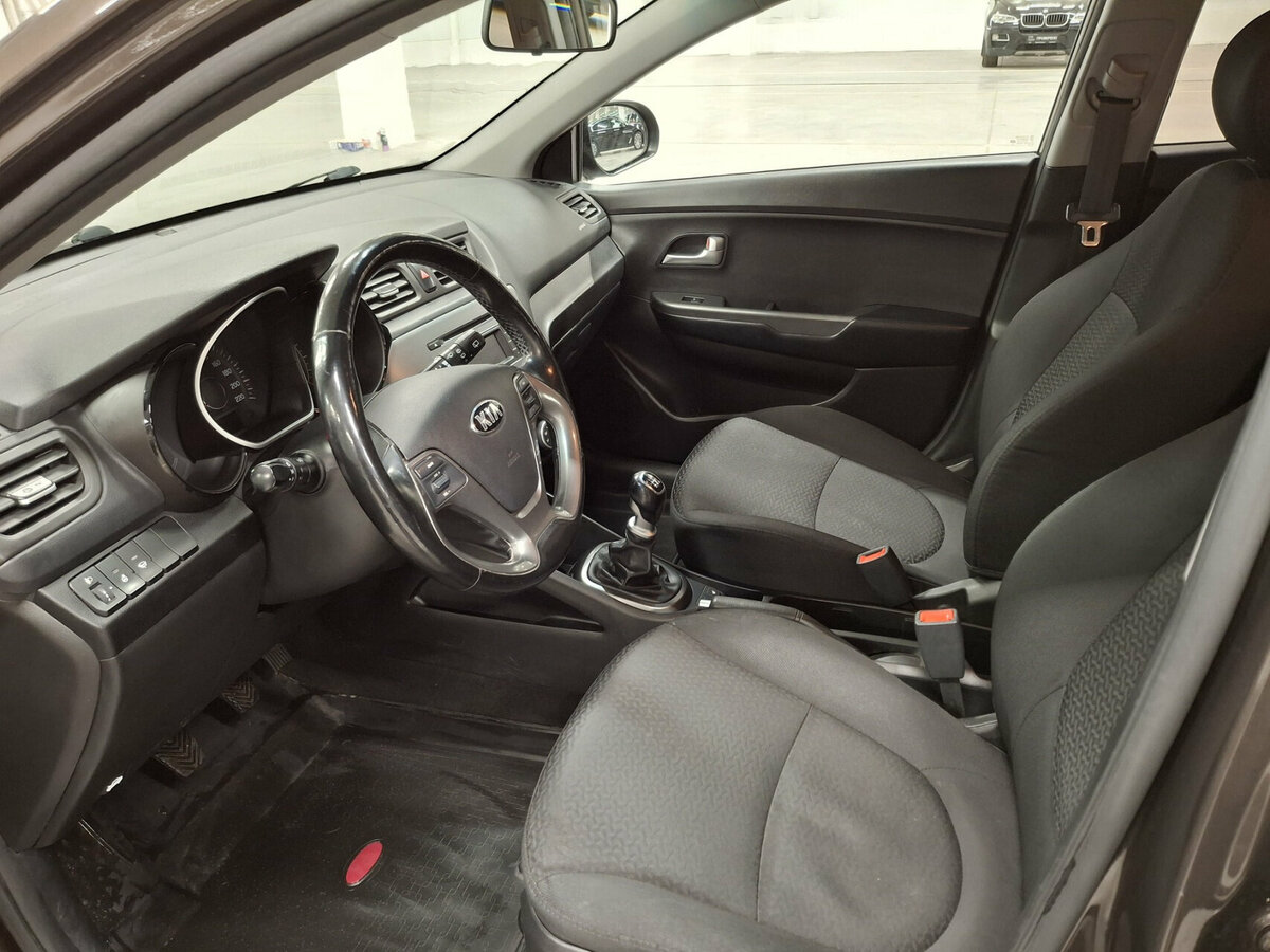 Купить Kia Rio, 2017, 111 340 км.. Фото: #15