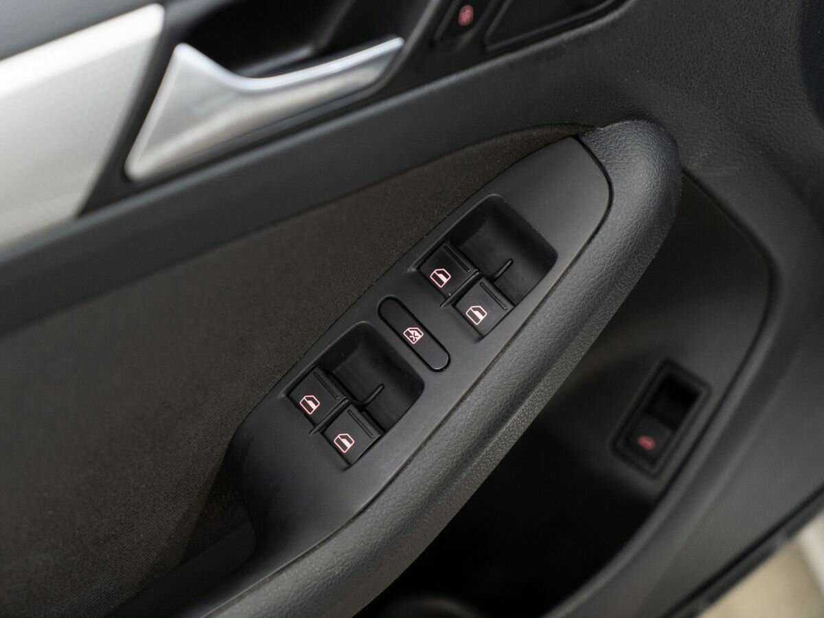 Купить Volkswagen Jetta, 2013, 188 137 км.. Фото: #14