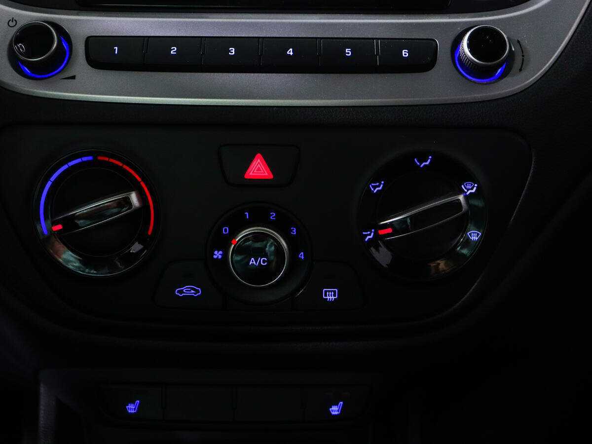 Купить Hyundai Solaris, 2017, 74 058 км.. Фото: #12